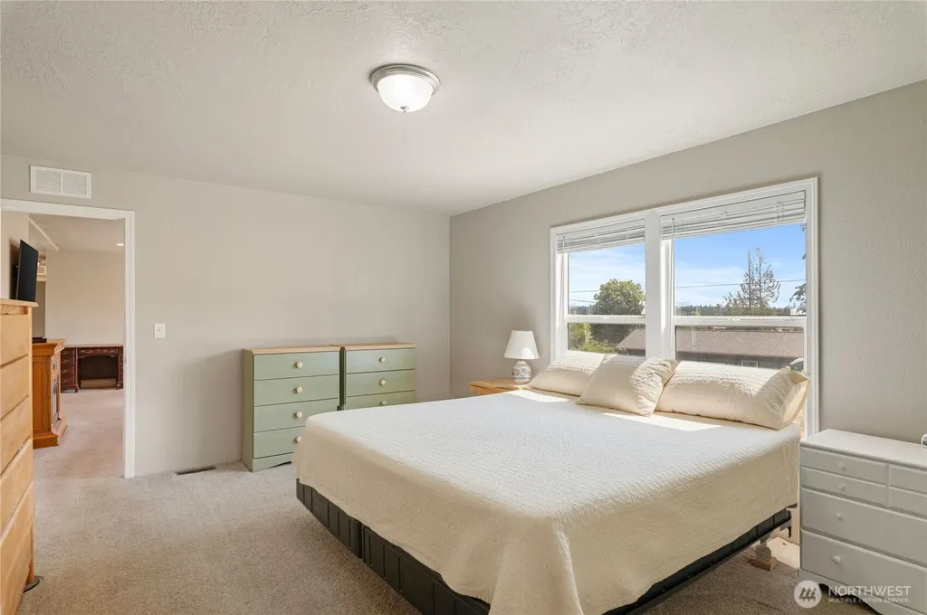 5219 5th Street Bremerton WA 98312