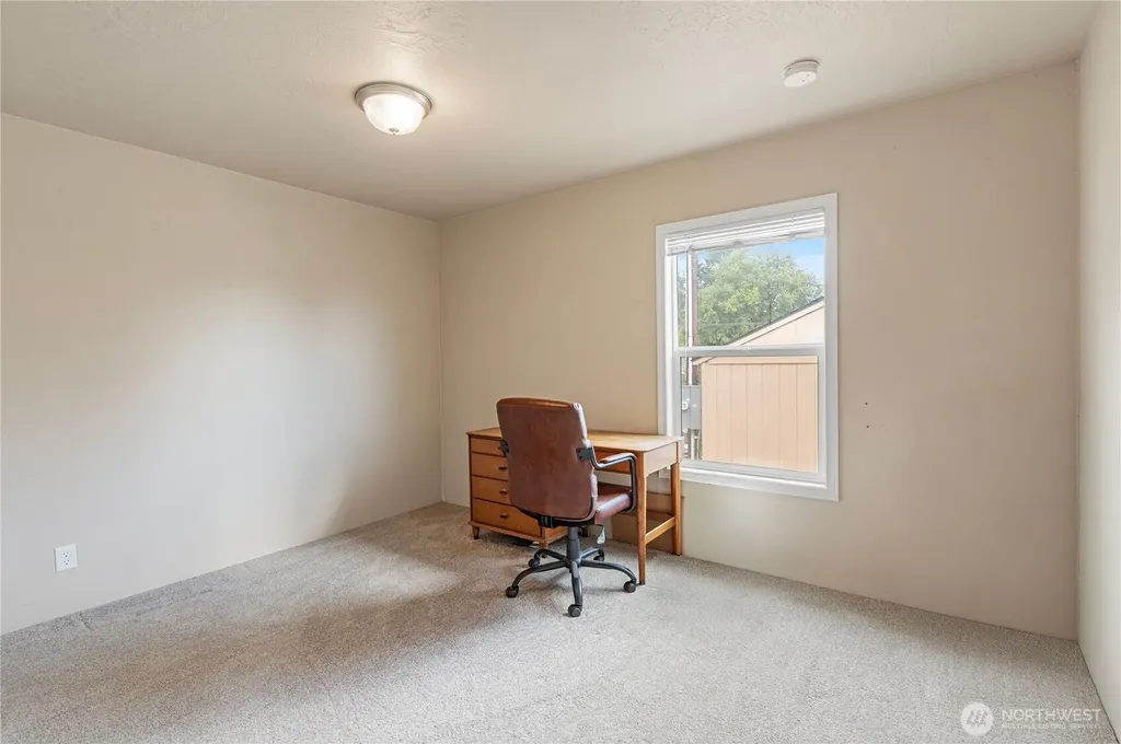 5219 5th Street Bremerton WA 98312