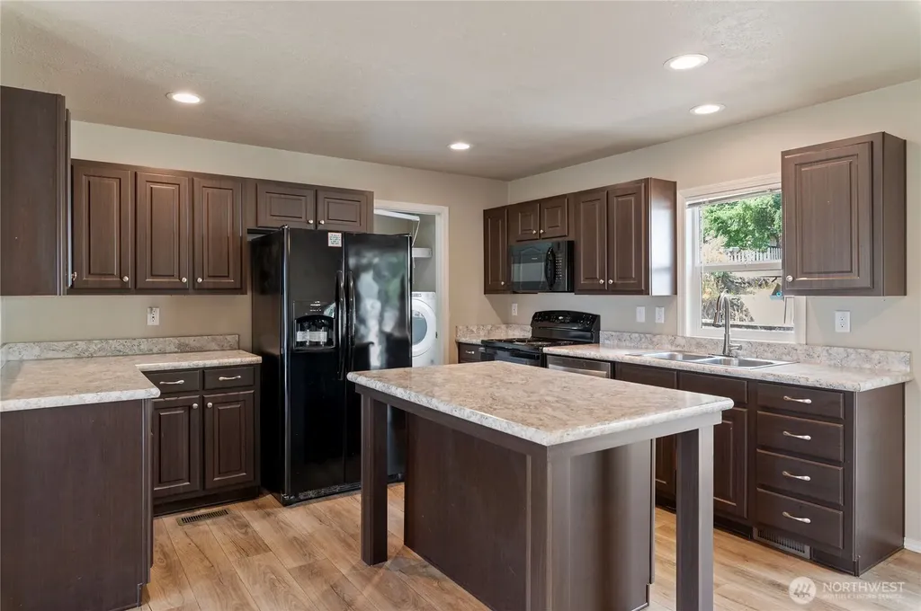 5219 5th Street Bremerton WA 98312