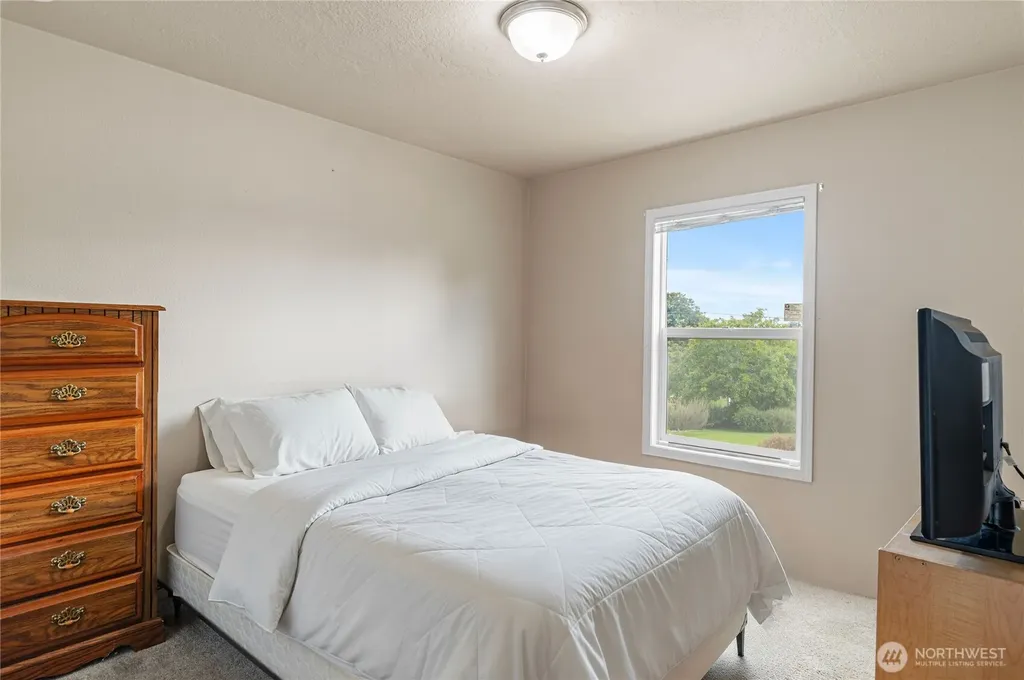 5219 5th Street Bremerton WA 98312