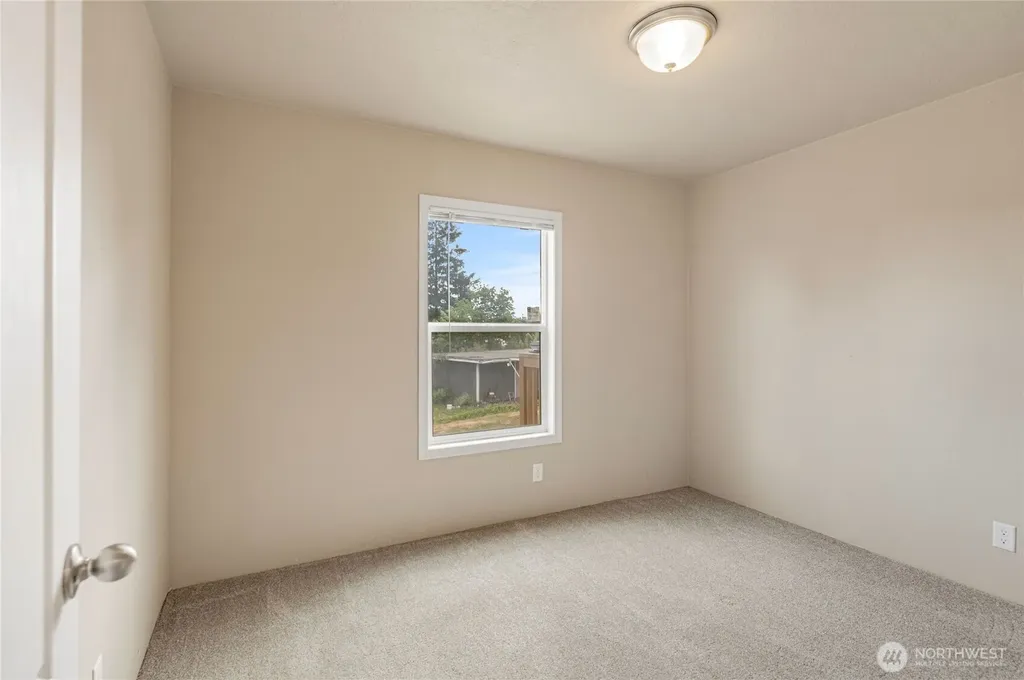 5219 5th Street Bremerton WA 98312