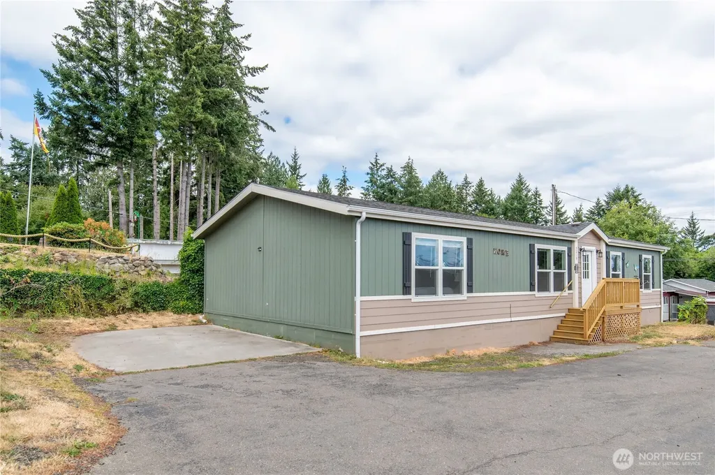 5219 5th Street Bremerton WA 98312