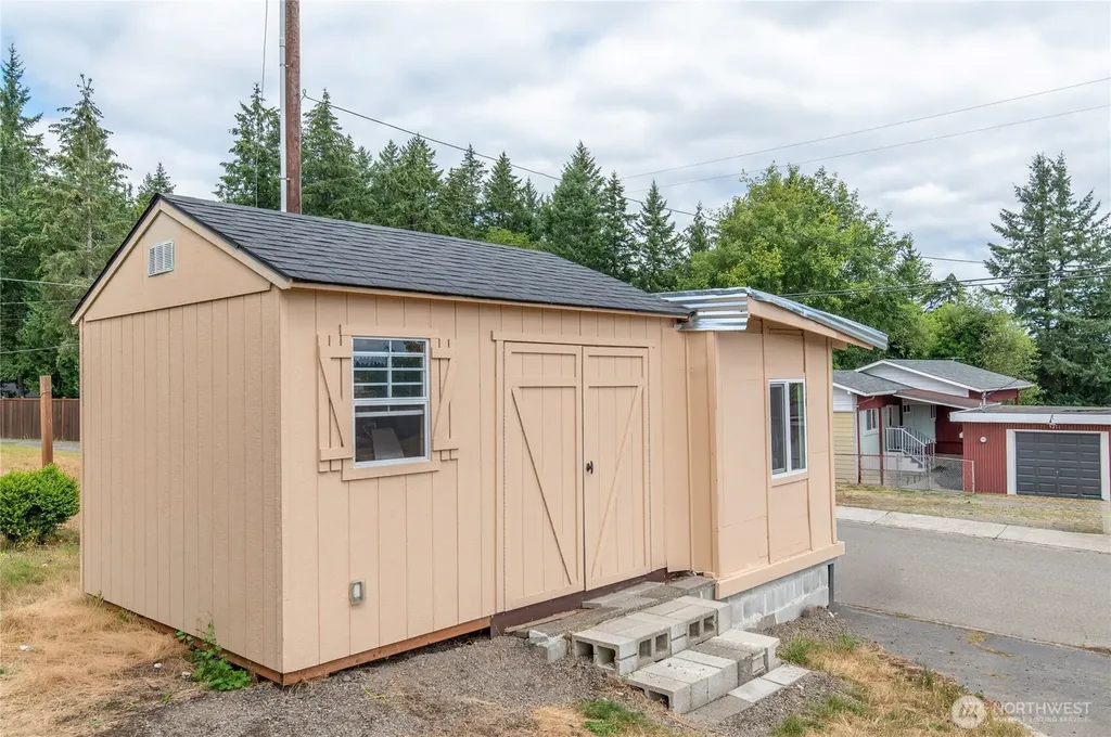 5219 5th Street Bremerton WA 98312