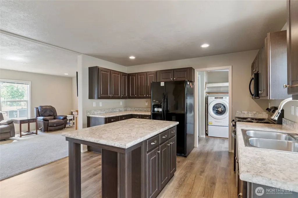 5219 5th Street Bremerton WA 98312