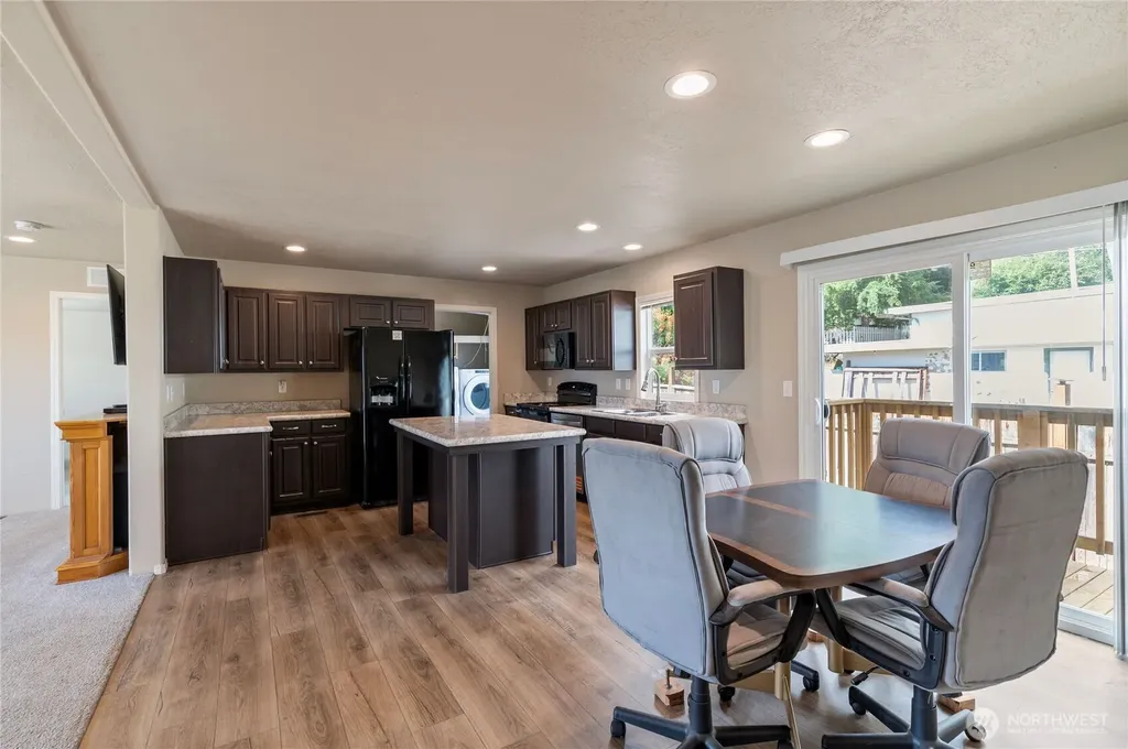 5219 5th Street Bremerton WA 98312