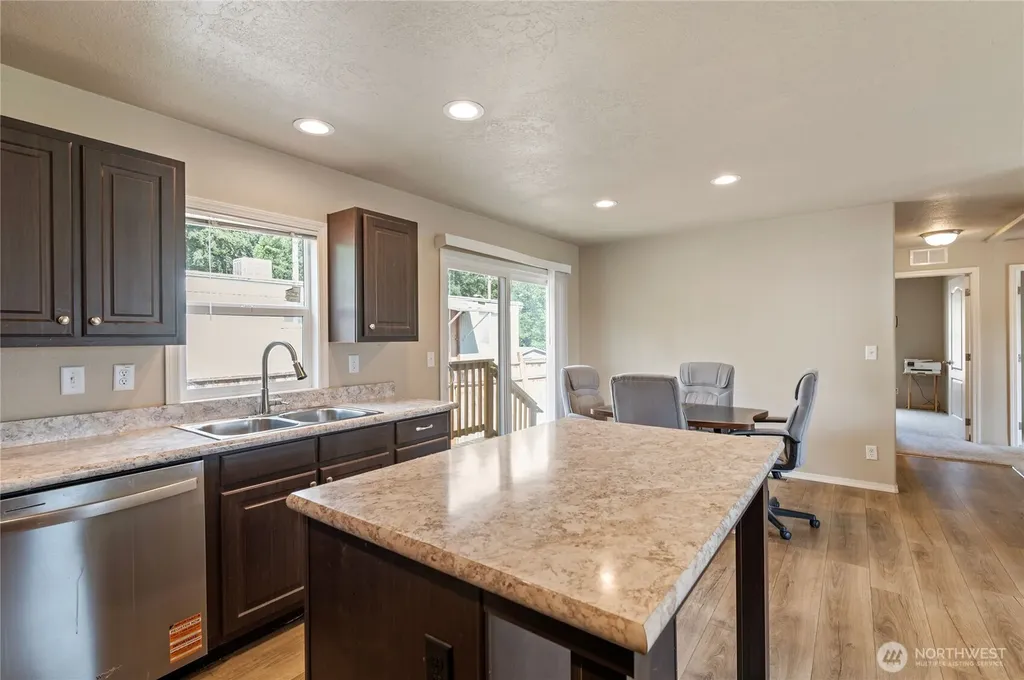 5219 5th Street Bremerton WA 98312