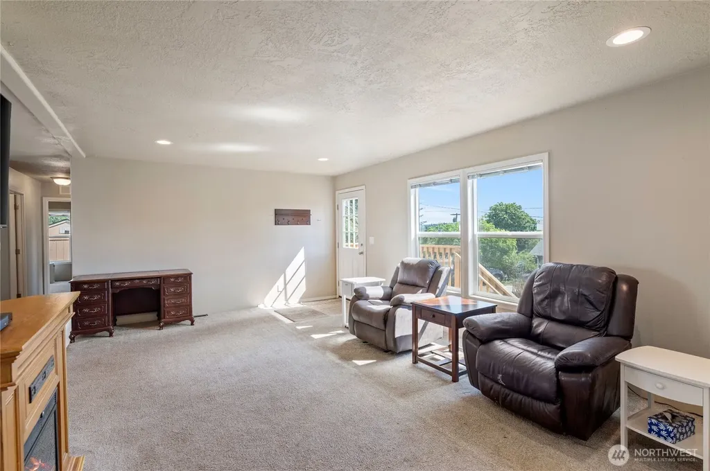 5219 5th Street Bremerton WA 98312