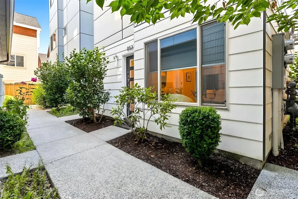 8527 Interlake Avenue N Seattle WA 98103