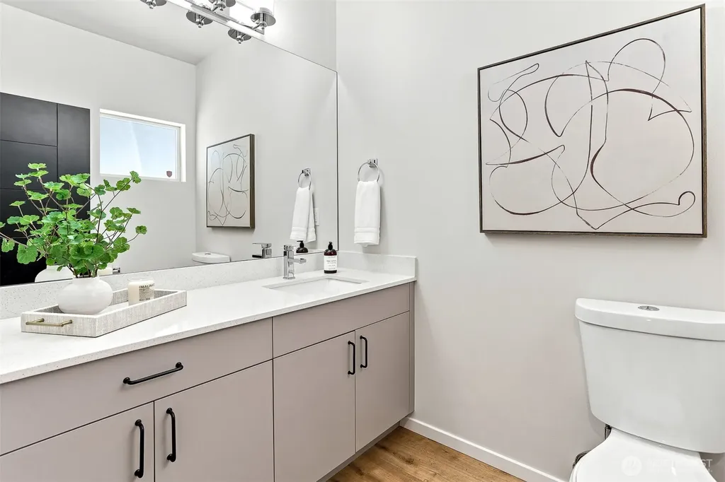 8527 Interlake Avenue N Seattle WA 98103