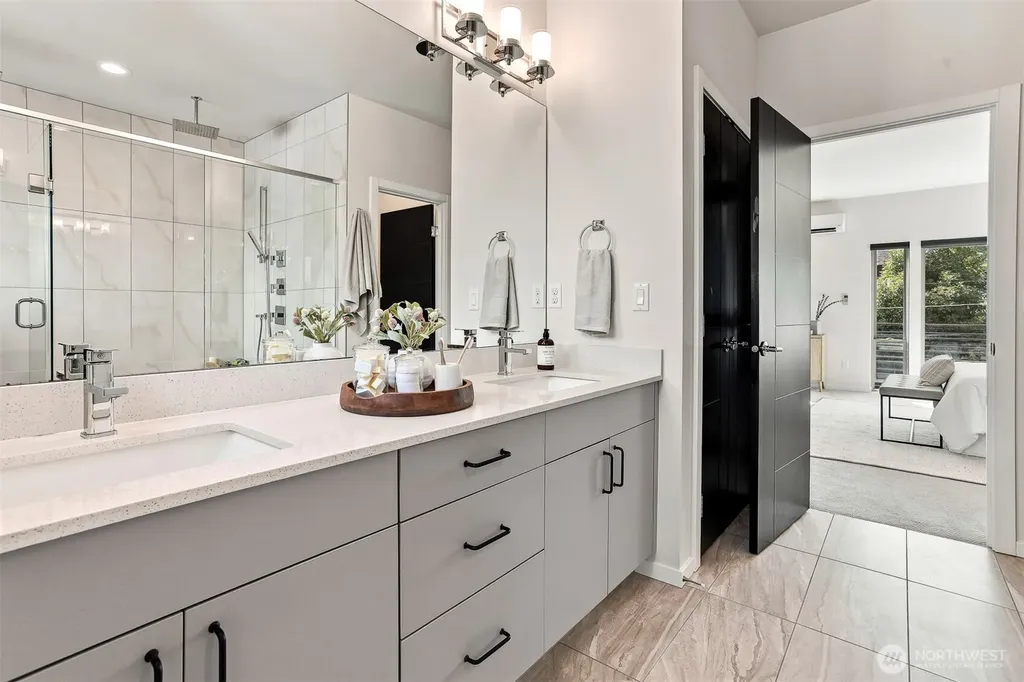 8527 Interlake Avenue N Seattle WA 98103