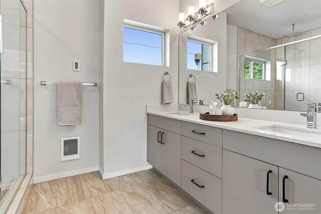 8527 Interlake Avenue N Seattle WA 98103