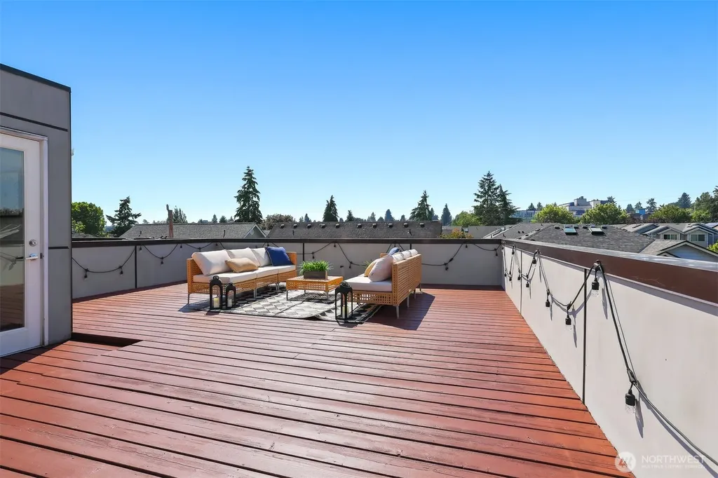 8527 Interlake Avenue N Seattle WA 98103