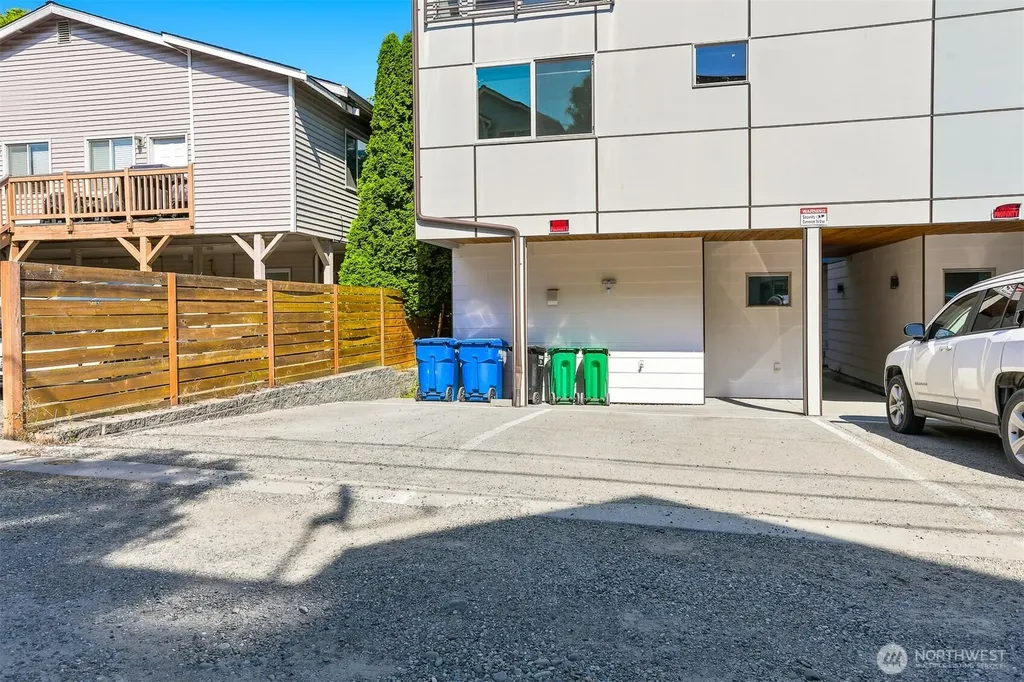 8527 Interlake Avenue N Seattle WA 98103