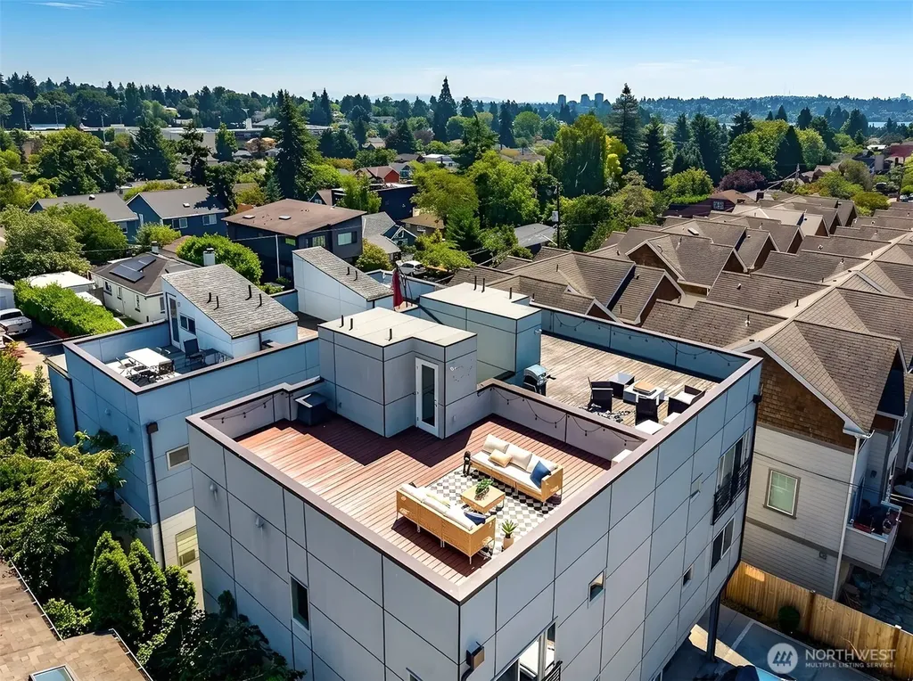 8527 Interlake Avenue N Seattle WA 98103