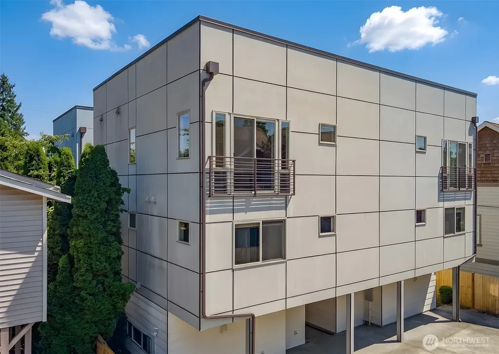 8527 Interlake Avenue N Seattle WA 98103