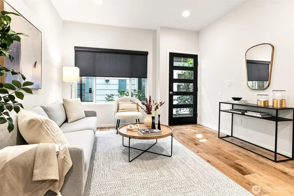 8527 Interlake Avenue N Seattle WA 98103