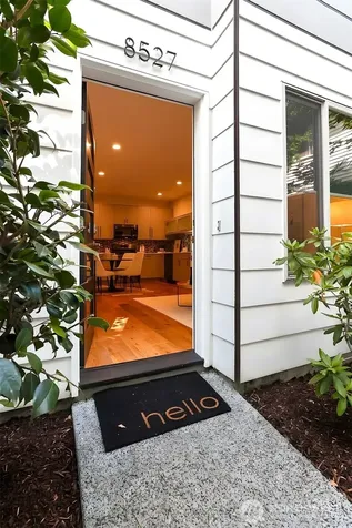 8527 Interlake Avenue N Seattle WA 98103