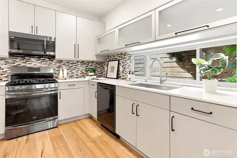 8527 Interlake Avenue N Seattle WA 98103