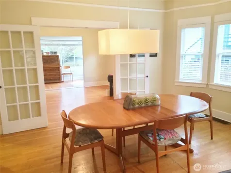 4412 2nd Avenue NE Seattle WA 98105