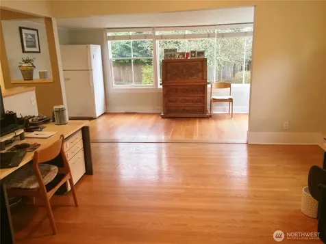 4412 2nd Avenue NE Seattle WA 98105