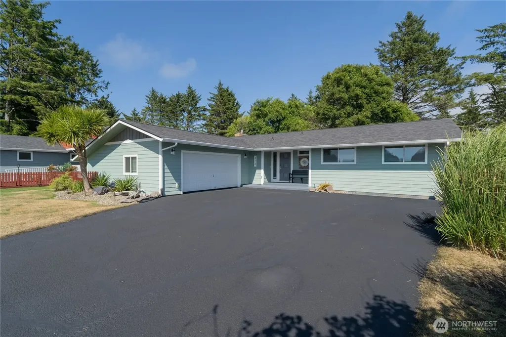 372 Octopus Avenue Ocean Shores WA 98569
