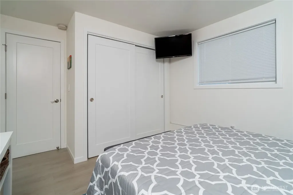 372 Octopus Avenue Ocean Shores WA 98569