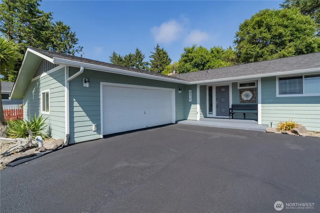 372 Octopus Avenue Ocean Shores WA 98569