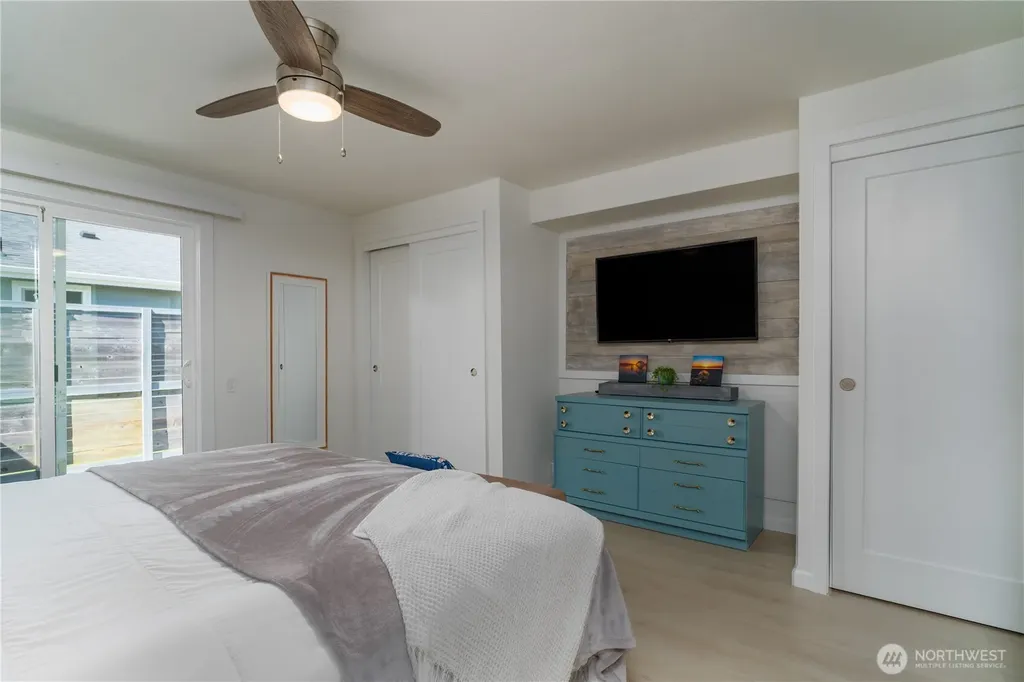 372 Octopus Avenue Ocean Shores WA 98569
