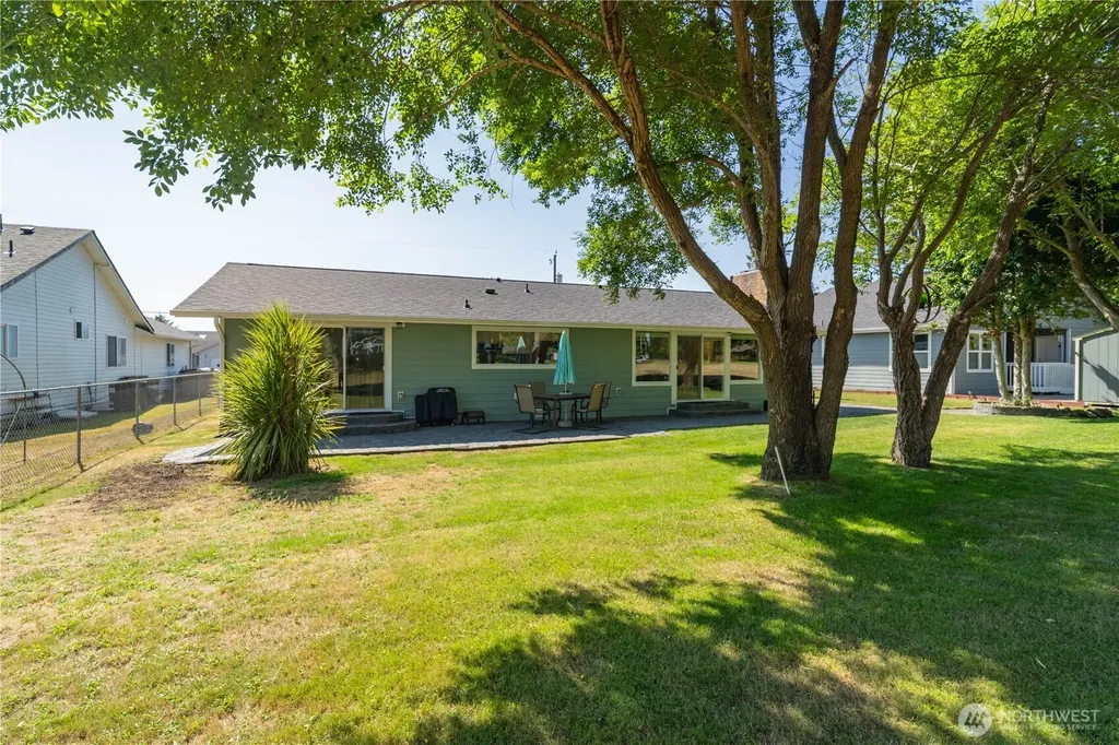 372 Octopus Avenue Ocean Shores WA 98569