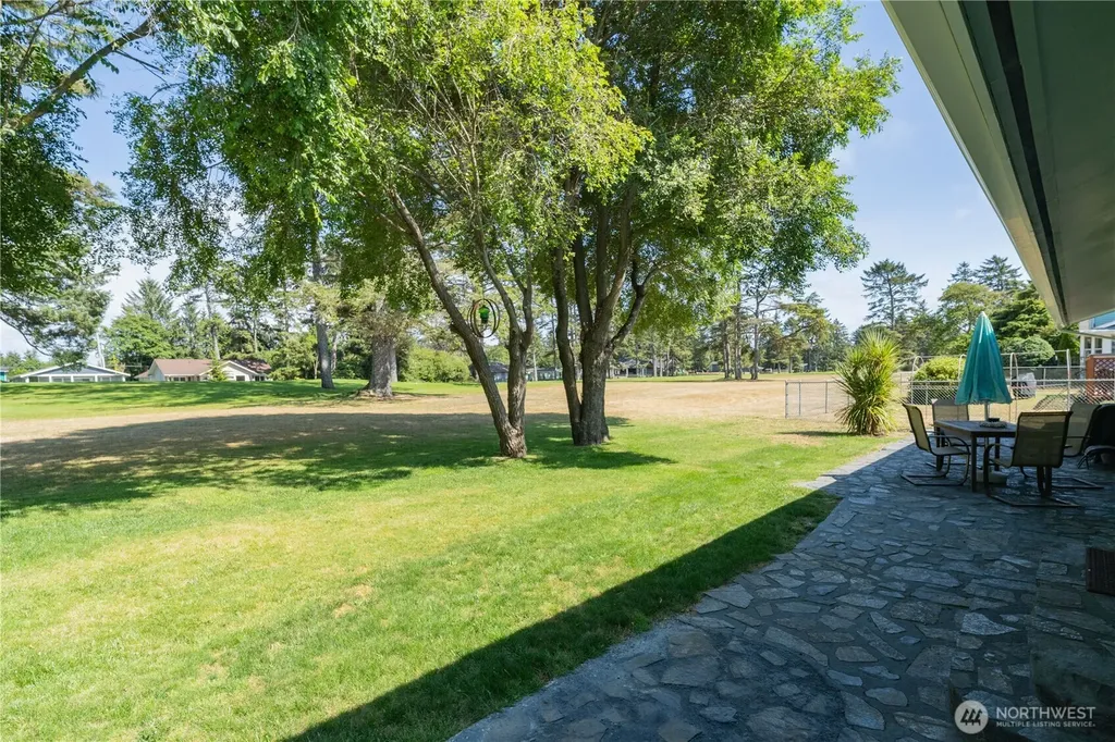 372 Octopus Avenue Ocean Shores WA 98569