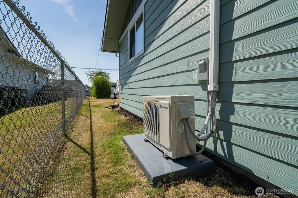 372 Octopus Avenue Ocean Shores WA 98569