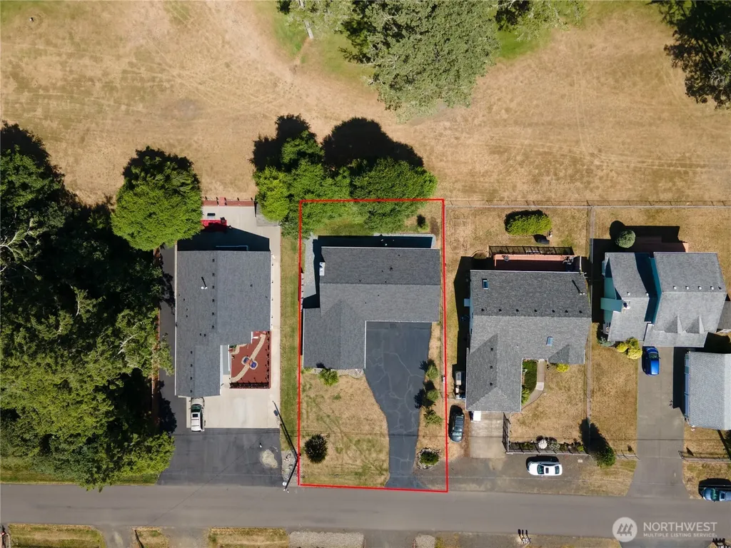372 Octopus Avenue Ocean Shores WA 98569