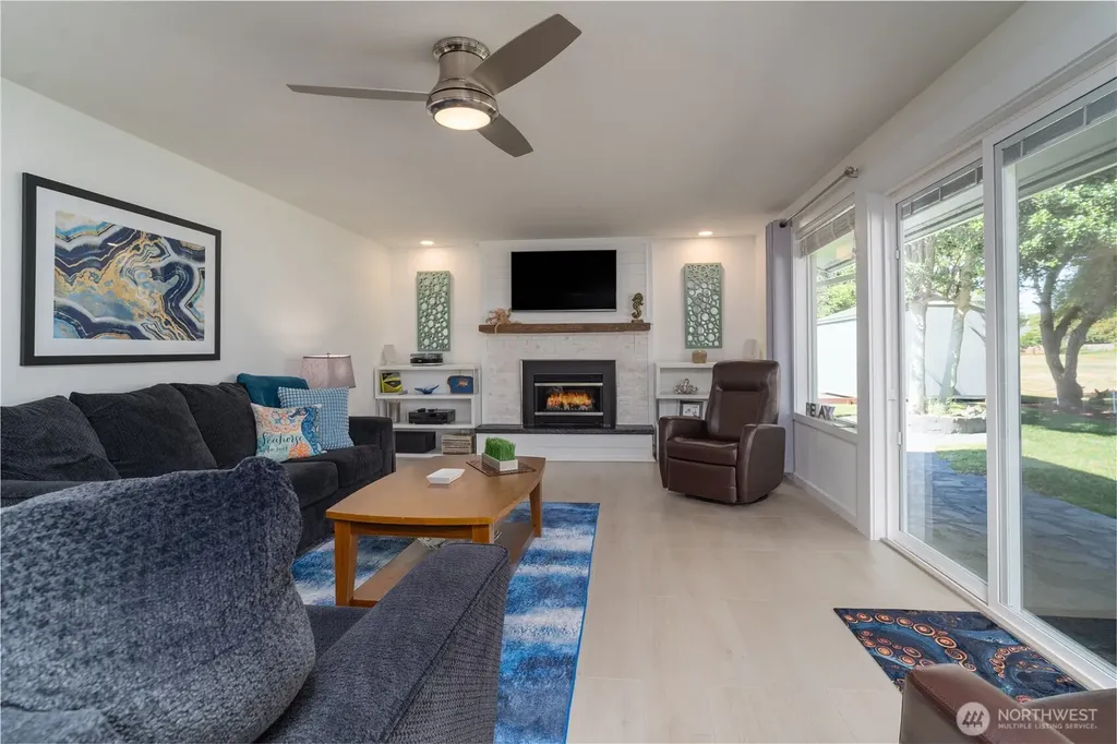 372 Octopus Avenue Ocean Shores WA 98569