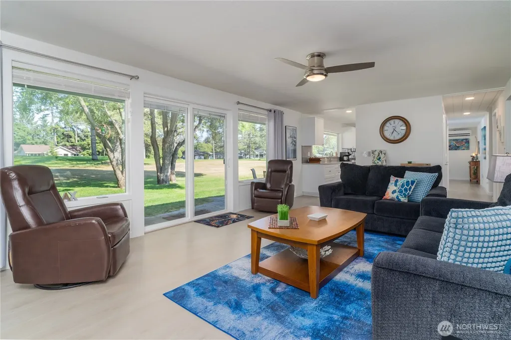 372 Octopus Avenue Ocean Shores WA 98569