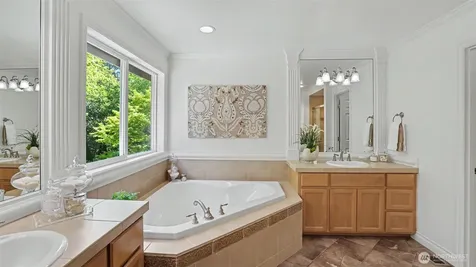 27106 SE 13th Street Sammamish WA 98075