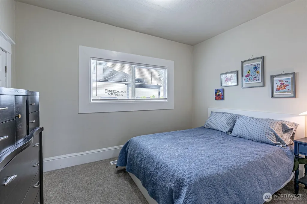 6447 S Warner Street Tacoma WA 98404