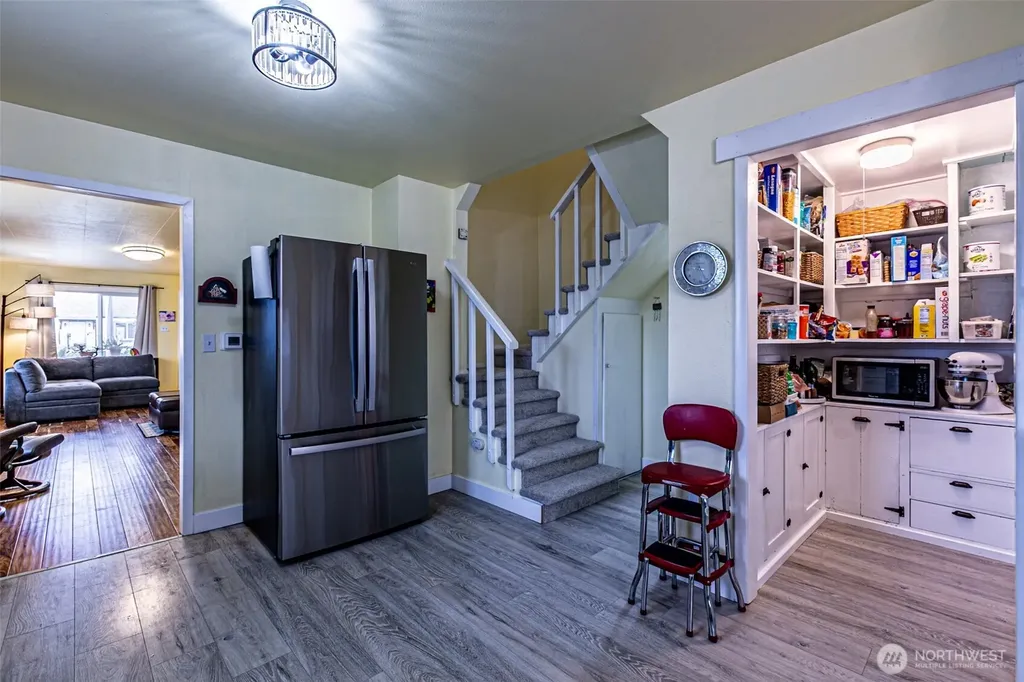 6447 S Warner Street Tacoma WA 98404