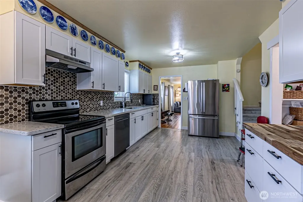 6447 S Warner Street Tacoma WA 98404