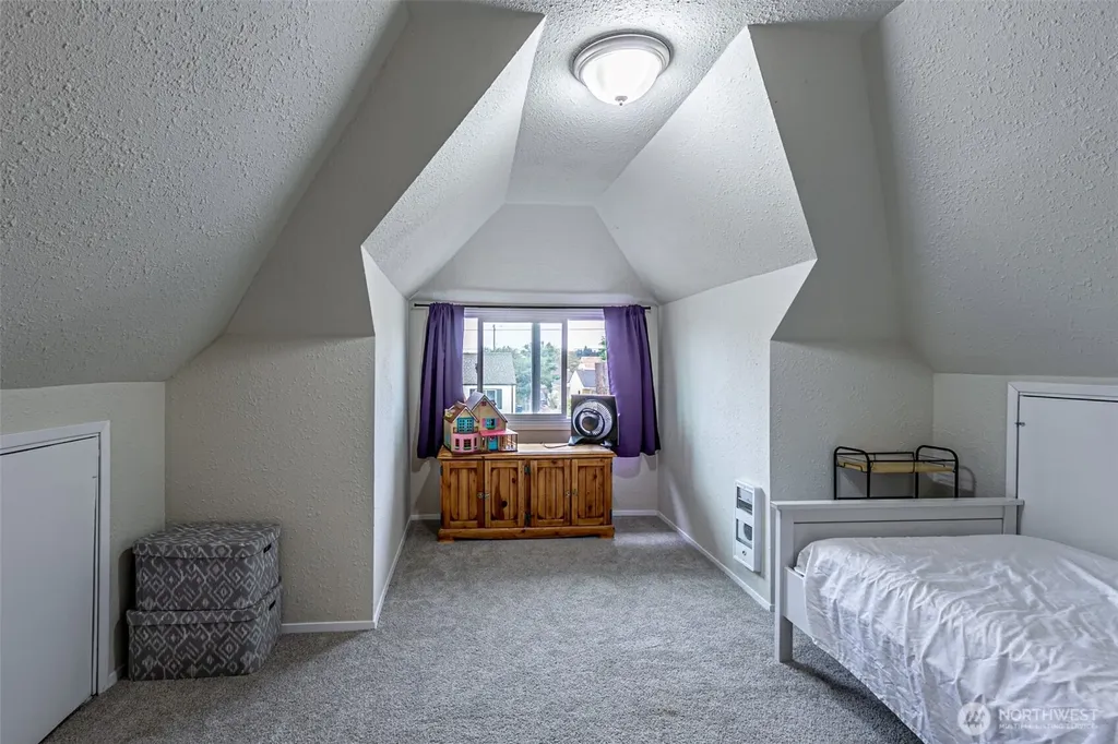 6447 S Warner Street Tacoma WA 98404