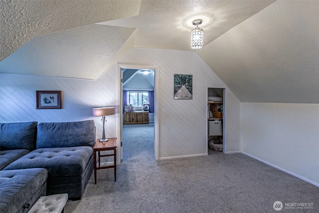6447 S Warner Street Tacoma WA 98404