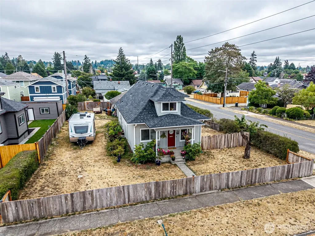6447 S Warner Street Tacoma WA 98404