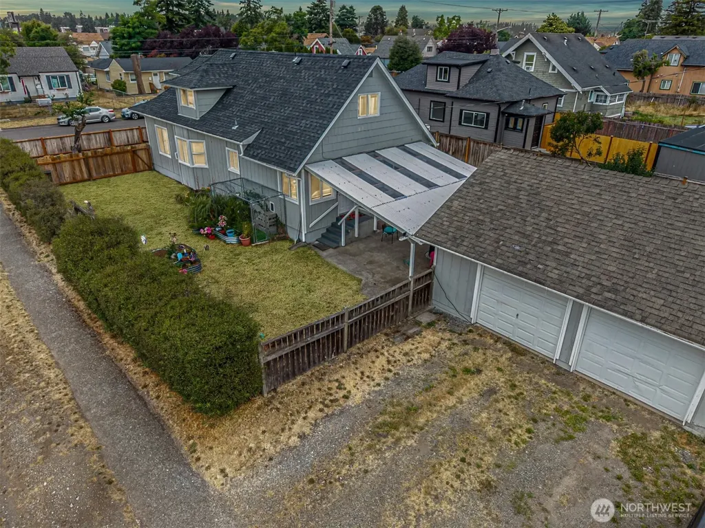6447 S Warner Street Tacoma WA 98404