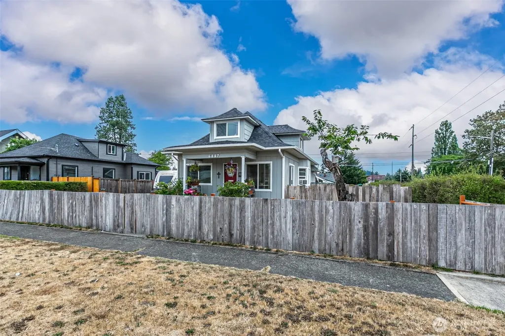 6447 S Warner Street Tacoma WA 98404
