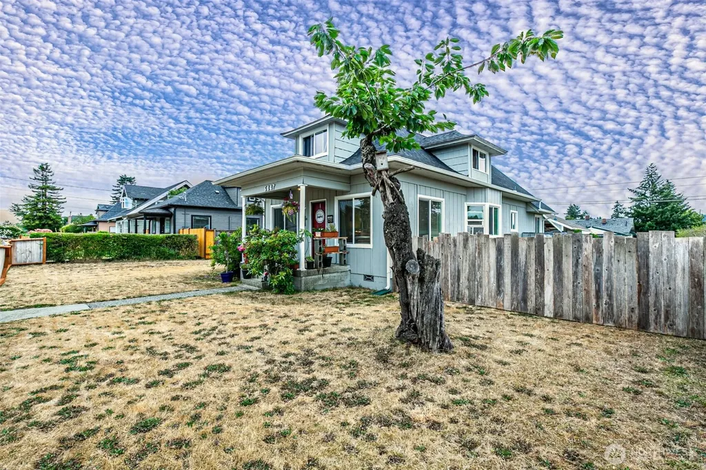 6447 S Warner Street Tacoma WA 98404
