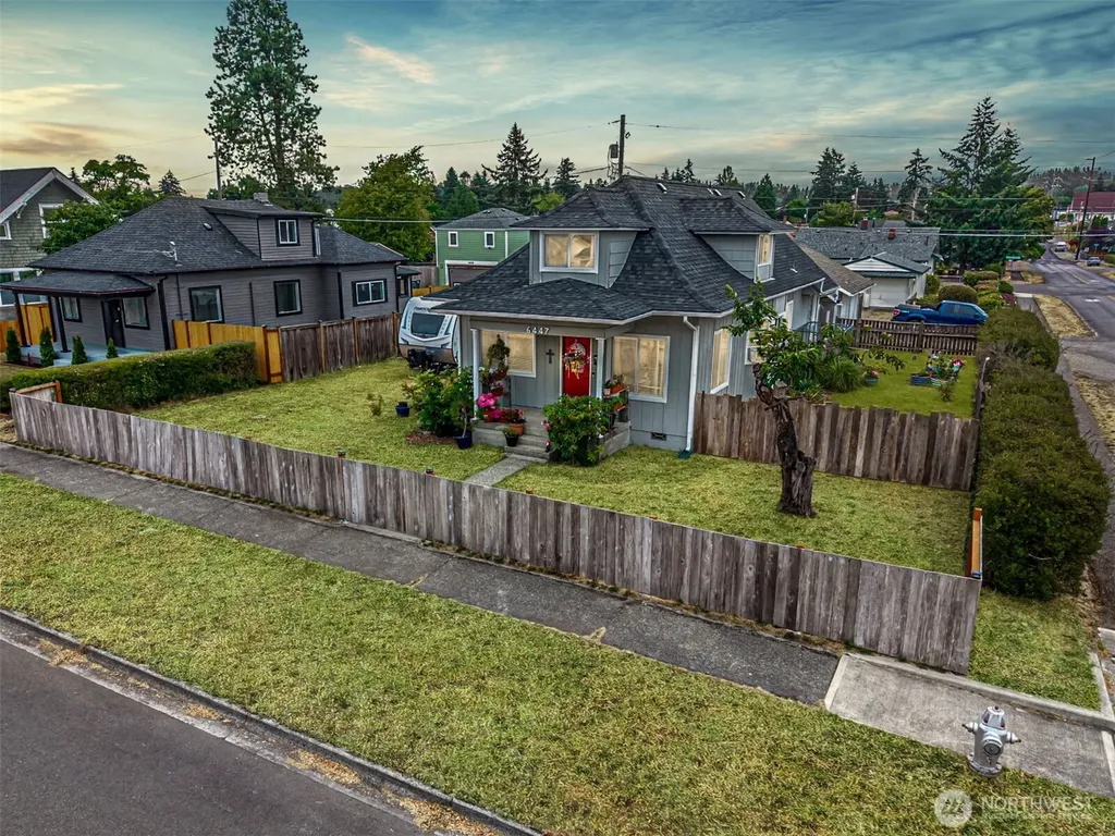 6447 S Warner Street Tacoma WA 98404