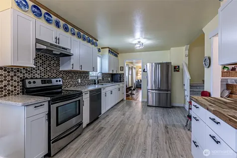 6447 S Warner Street Tacoma WA 98404