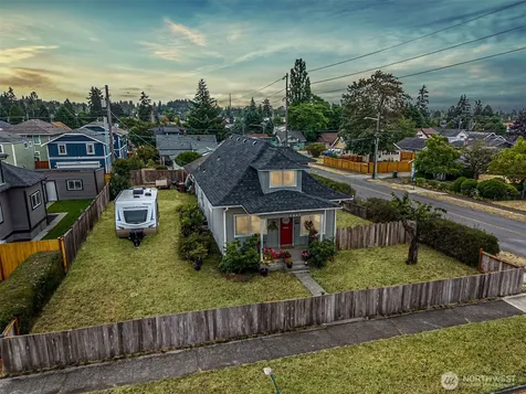 6447 S Warner Street Tacoma WA 98404