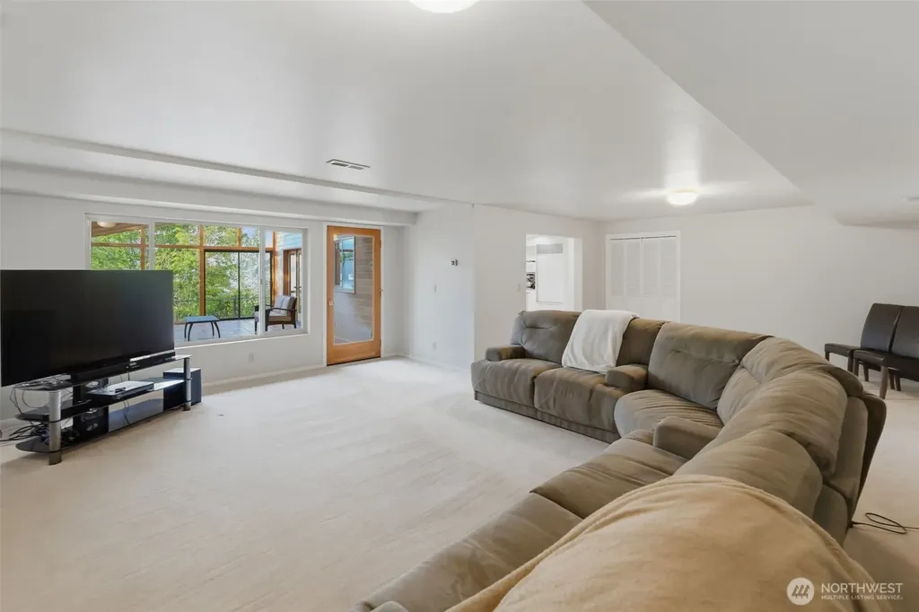 6607 Crimson Sky Loop NW Seabeck WA 98380