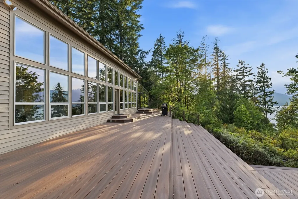 6607 Crimson Sky Loop NW Seabeck WA 98380