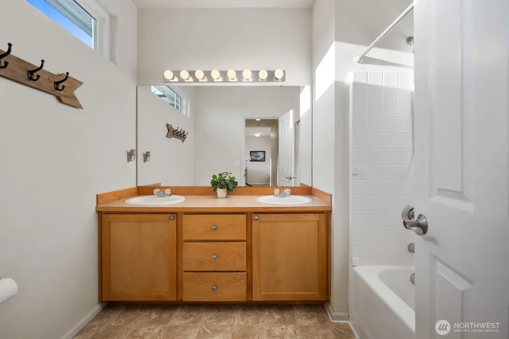 5844 Marshall Place SE Auburn WA 98092